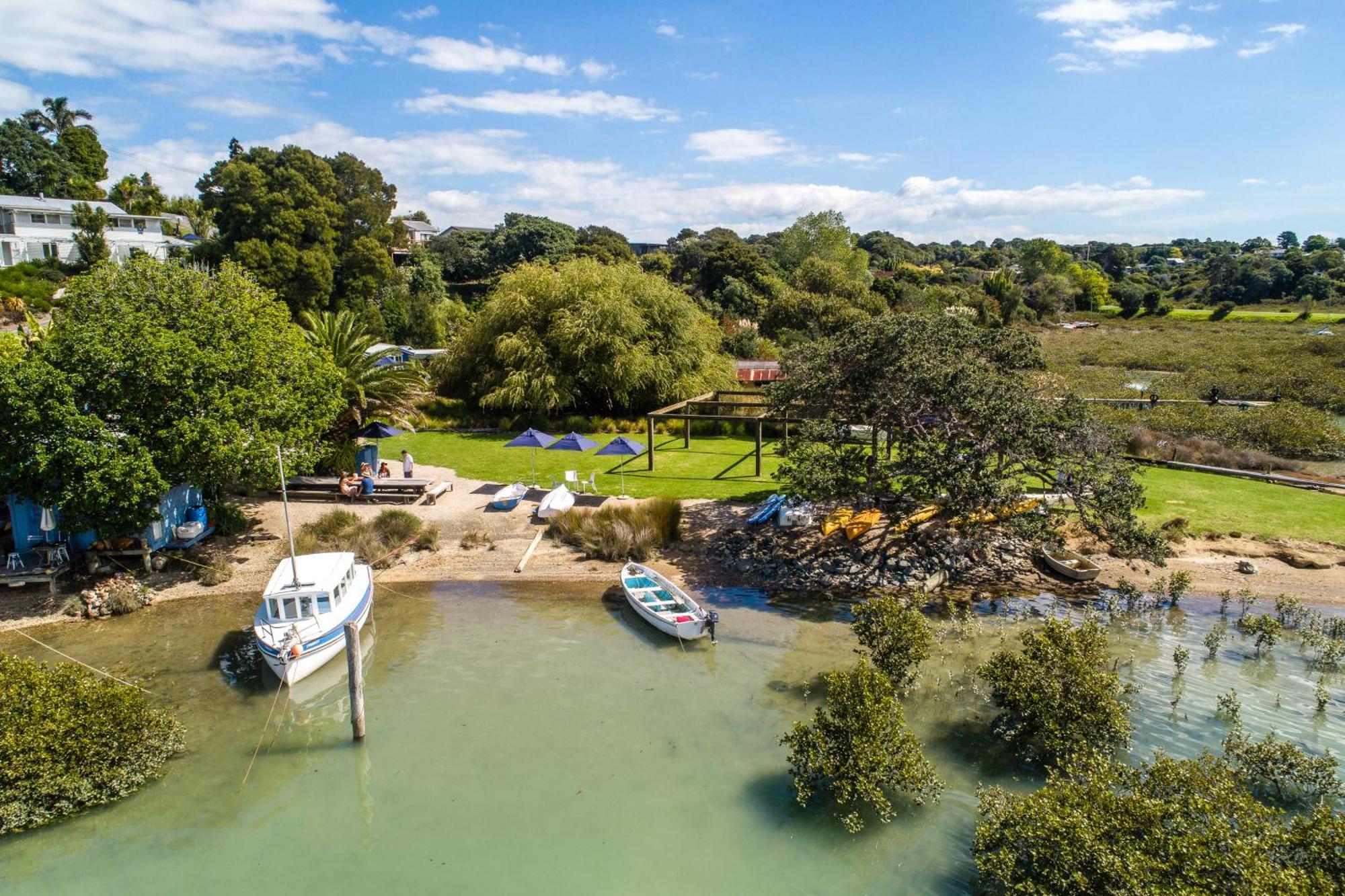 Апартаменти Boatsheds On The Bay, Waiheke Island Ostend Екстер'єр фото